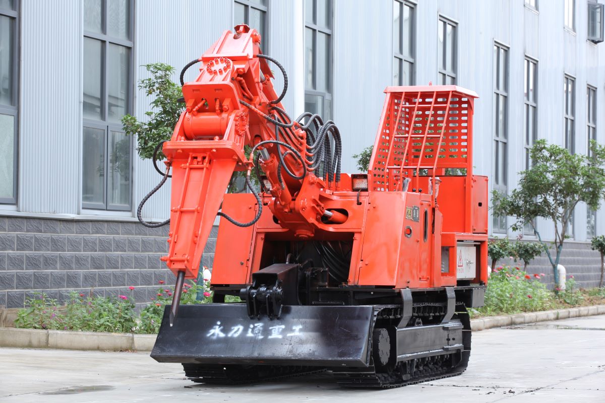 永力通扒渣機(jī)，襄陽(yáng)制造，暢銷(xiāo)全國(guó)礦山